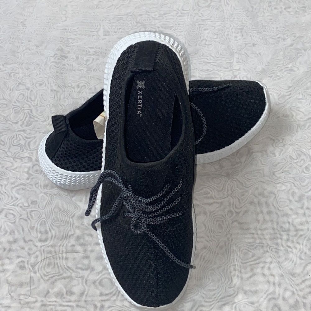 XERTIA WOMEN SHOES SIZE 10